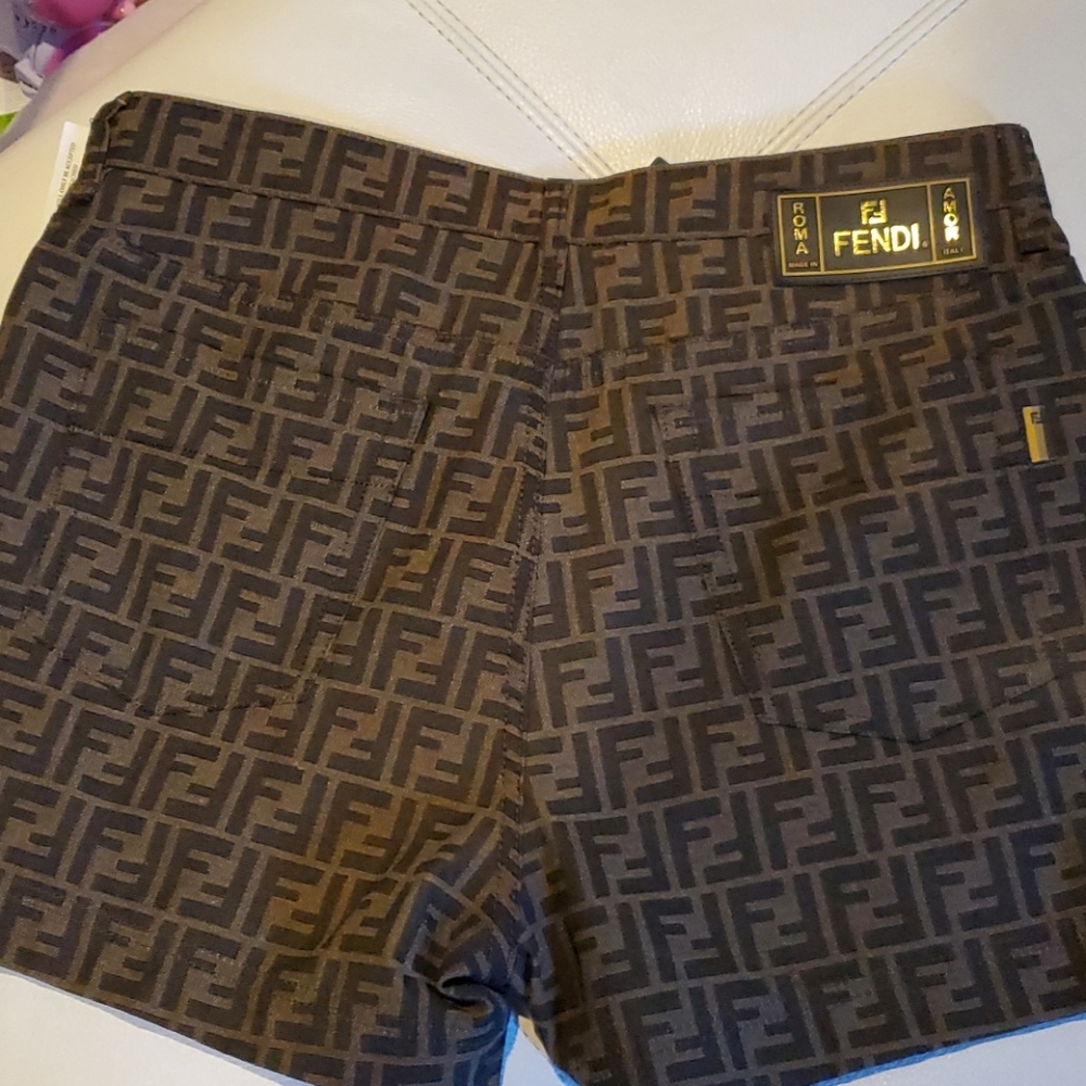 Fendi shorts - Picture 2 of 5